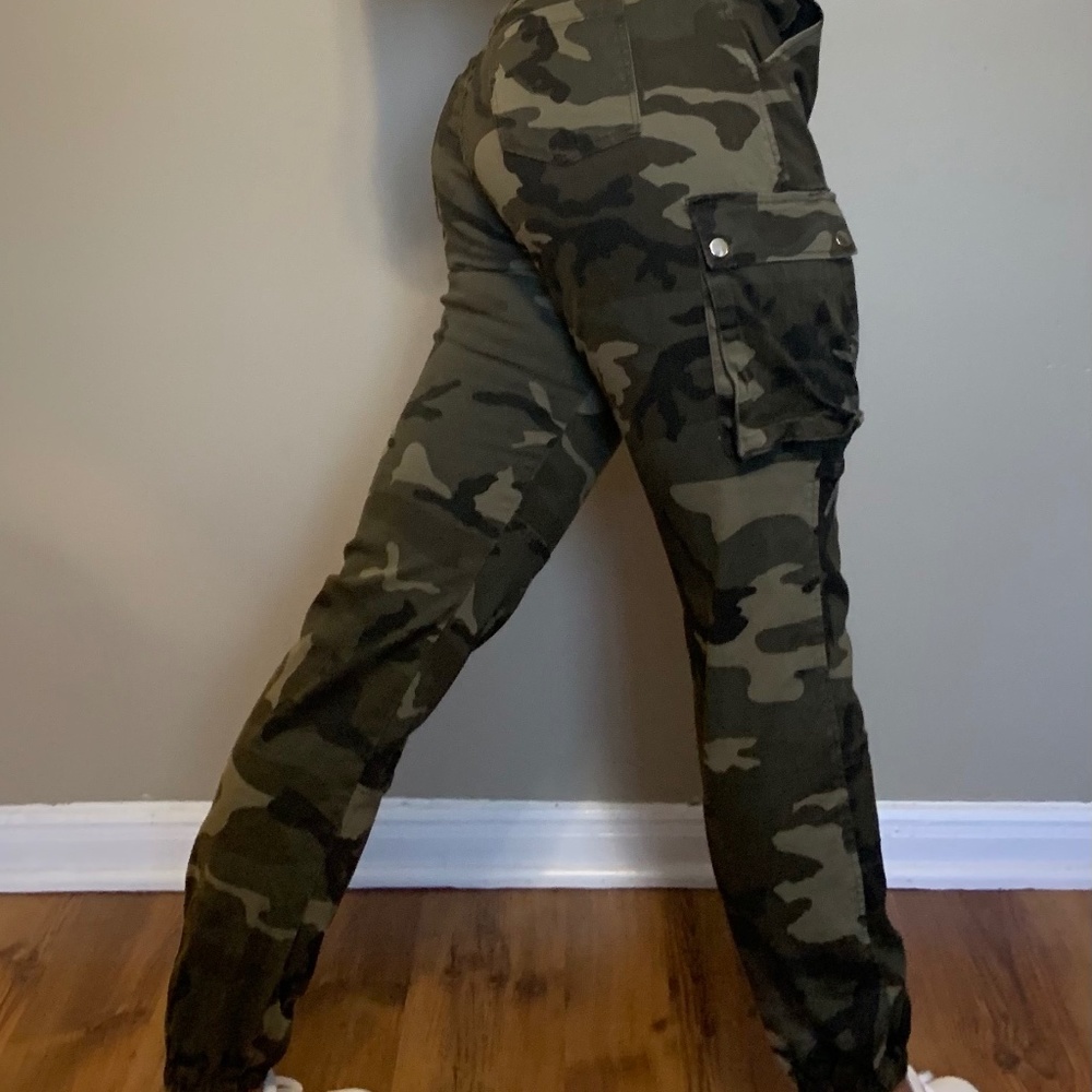 Cargo Pattern Fitted Pants - Picture 2 of 3